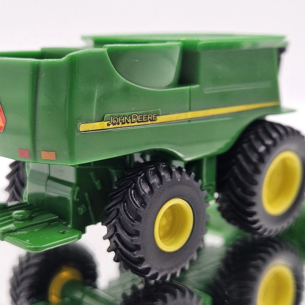 ERTL John Deere Combine Farm Toy Plastic Model J0517YL01 Green